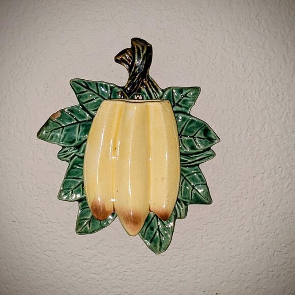 Vintage McCoy Bananas Wall Pocket circa 1952 - Picture 6 of 6